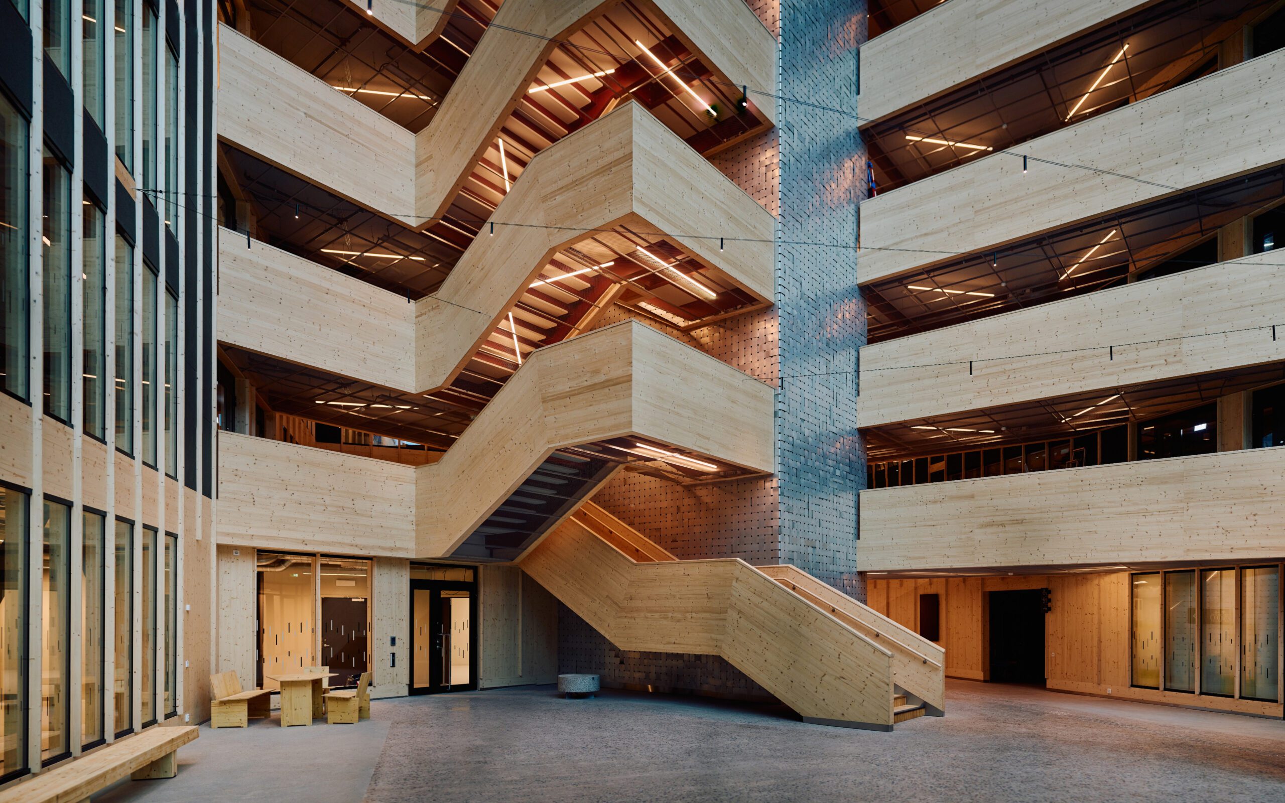 Pharmetheus_Lumi_Office_NewHQ_00002-scaled