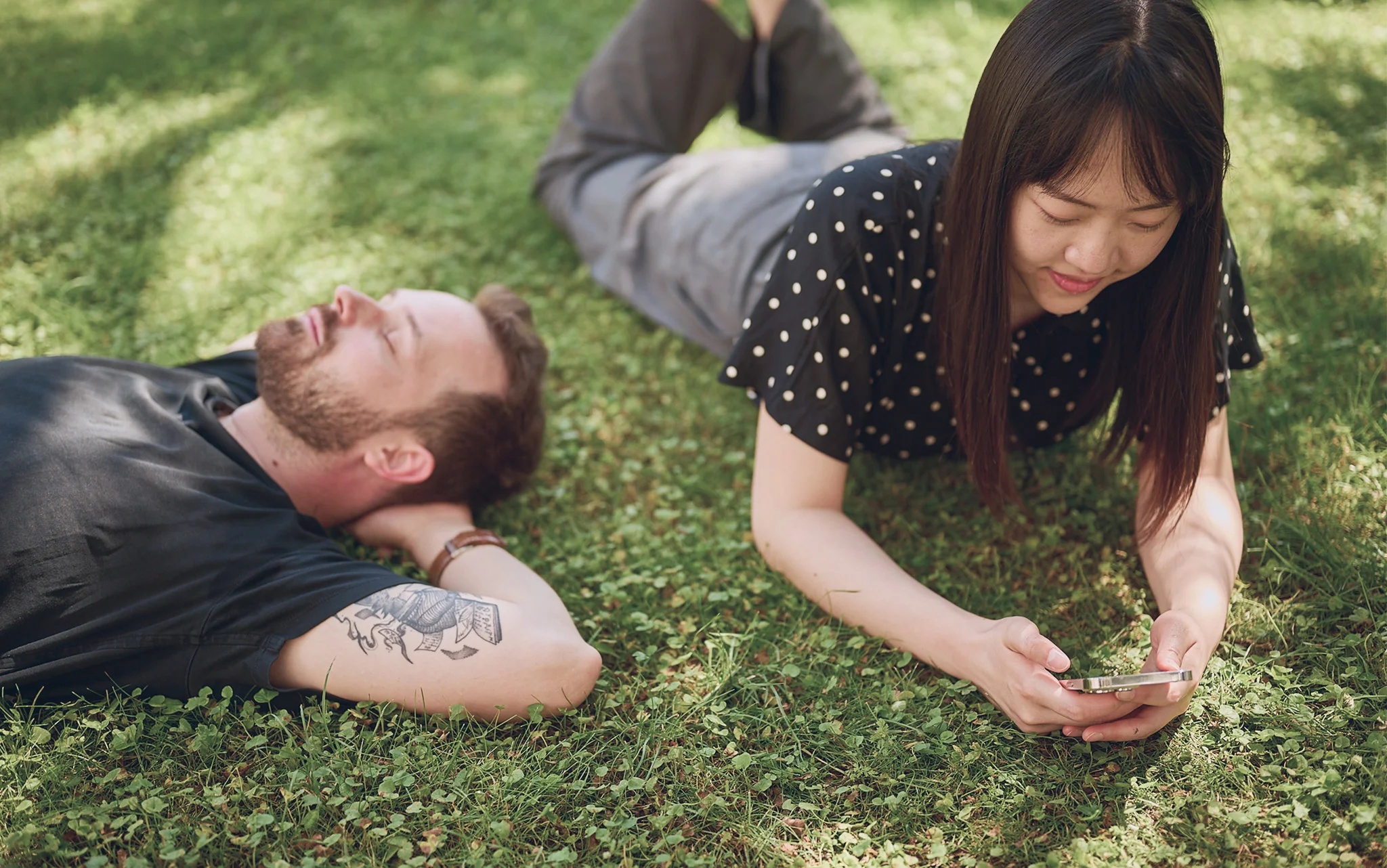 Work-life-balance-dr-Jurij-Aguiar-Zdovc-and-Anyue-Yin-relaxing